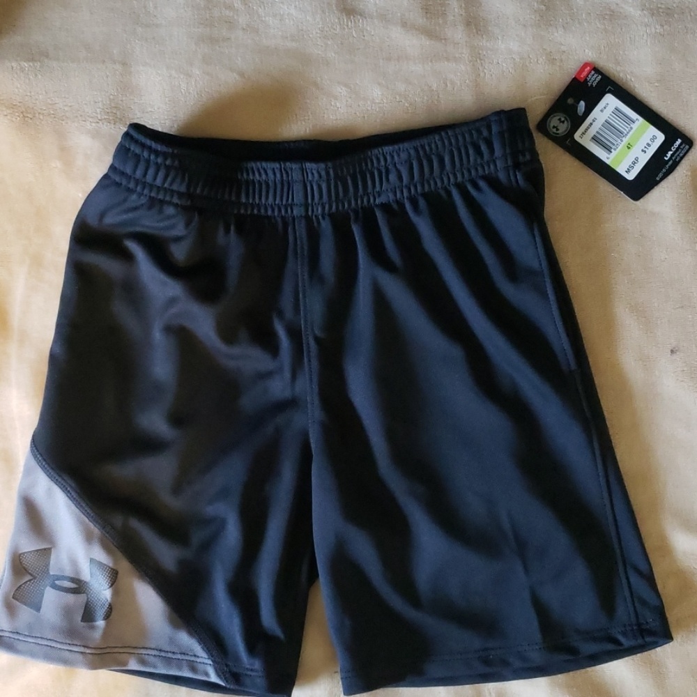 Toddler Boys UA heat gear shorts